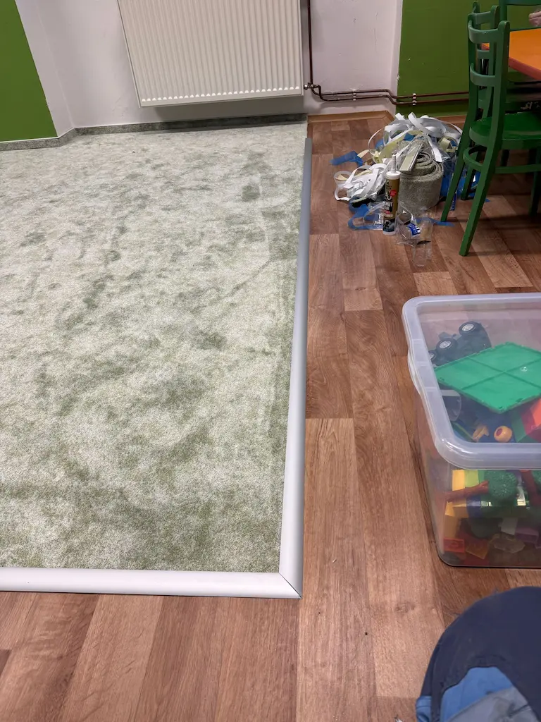 Pokládka koberce MŠ Záboří 2